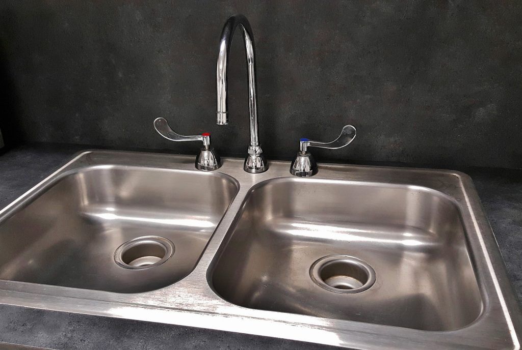 dual sink basin