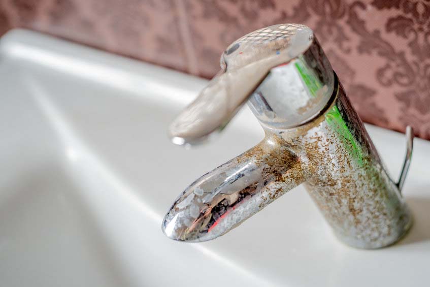Plumbing Issues That Old Homes Experience
